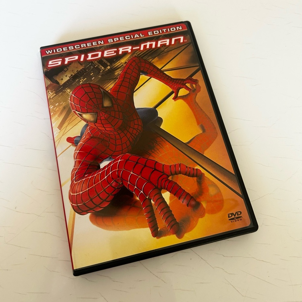 Marvel Spider-man 2002 Widescreen Special Edition DVD - Red and Black